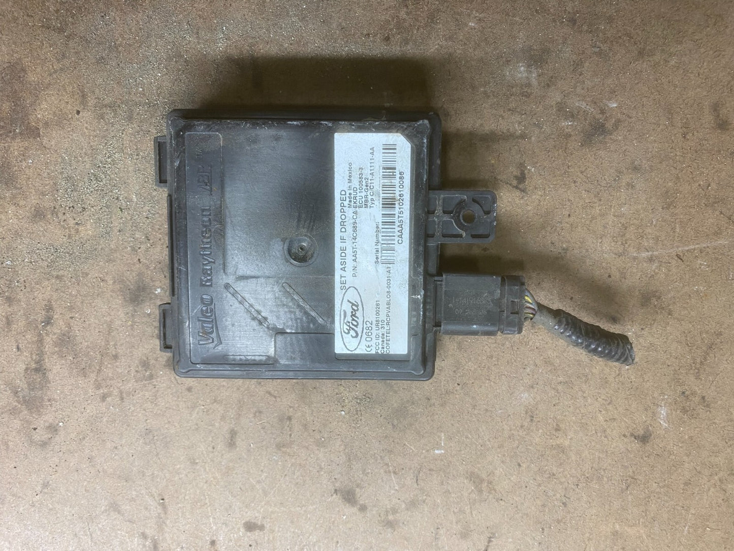 2010 to 2012 Lincoln MKT Blind Spot Control Module Radar Computer j5490 DG0