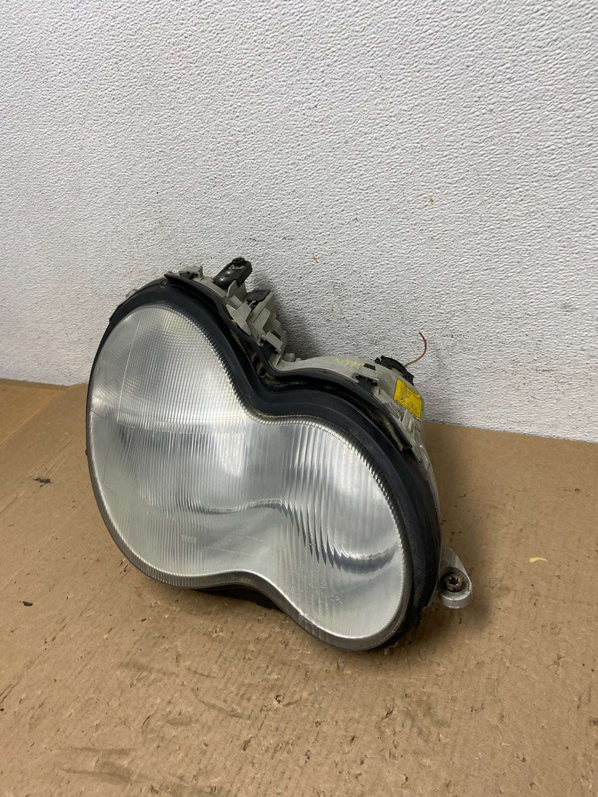 2001 - 2004 Mercedes-Benz C Class Halogen Right Passenger Headlight AD78061