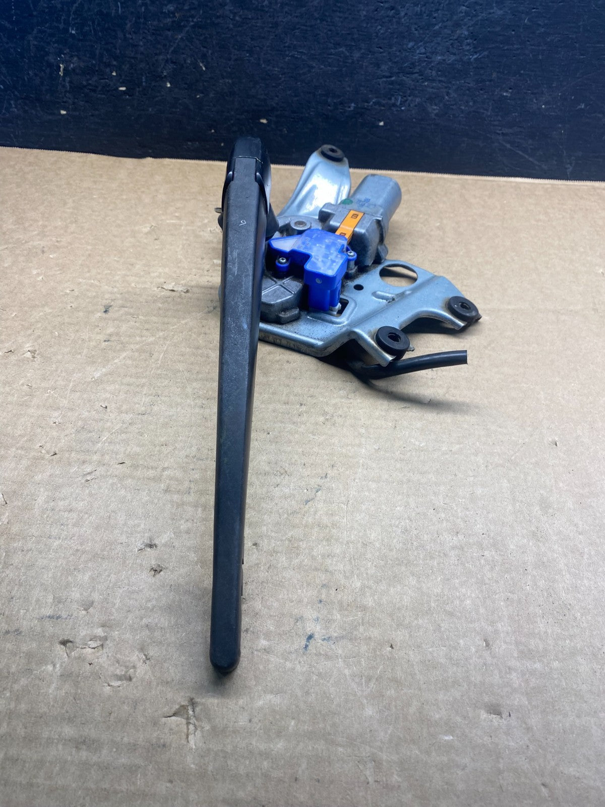 2010 to 2014 Subaru Legacy Outback Rear Wiper Motor AF6602 PS2