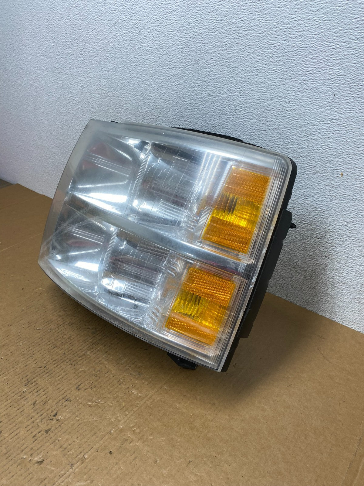2007 to 2014 Chevrolet Silverado Left Driver Lh Side Headlight AD9321 DW1