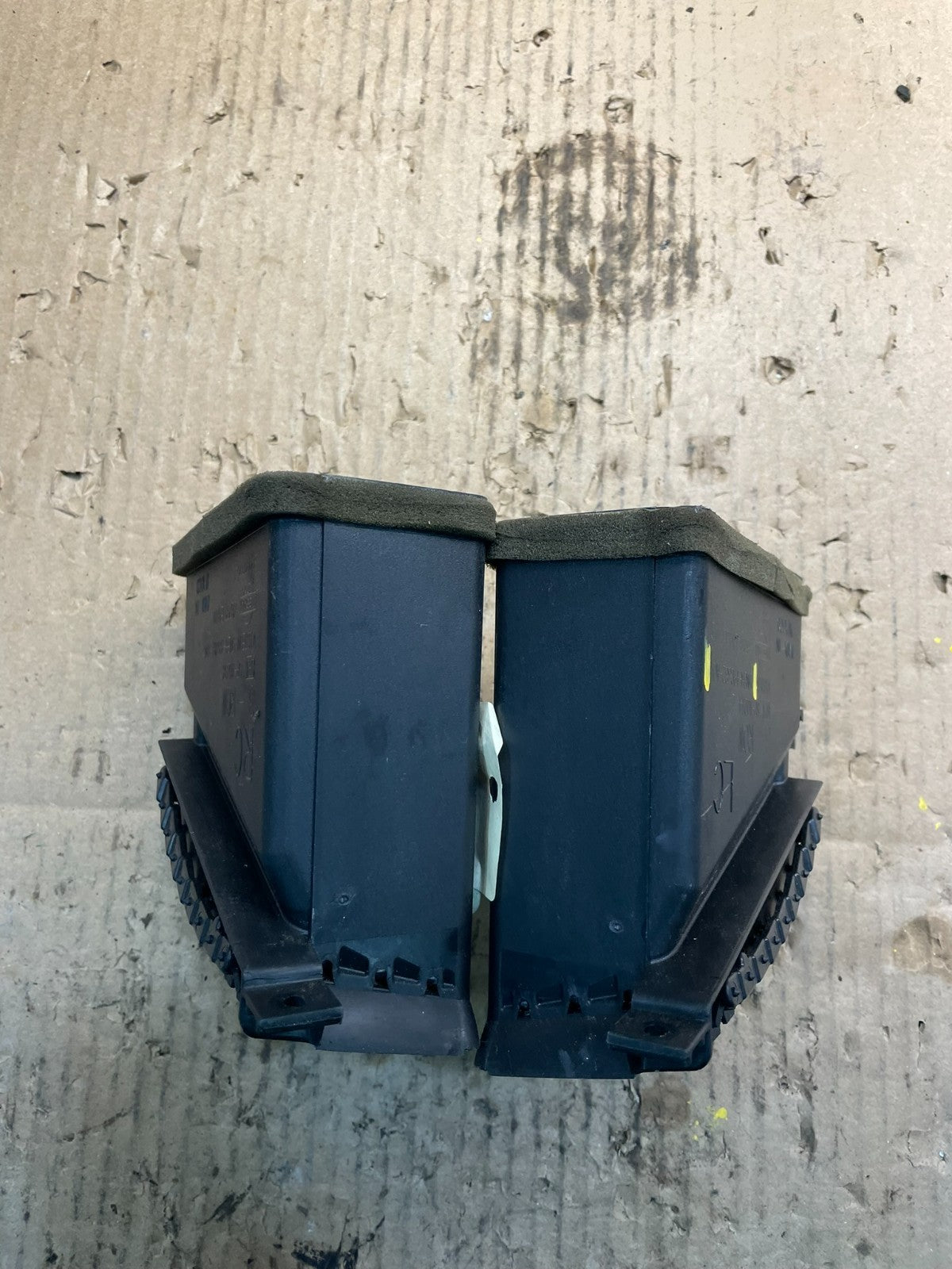 2005-2009 Nissan Xterra Center Left+Right Side Air Vent u2221 DG5