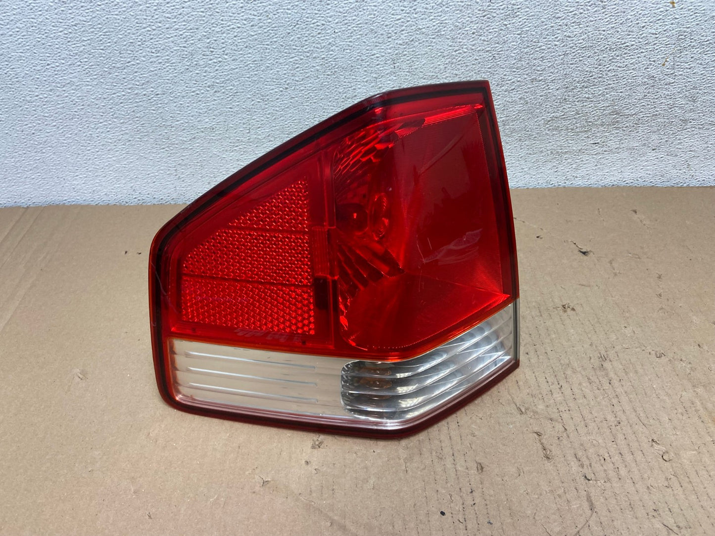 2009 2010 2011 Kia Borrego Left Driver LH Side Tail Light AF3184 LK0