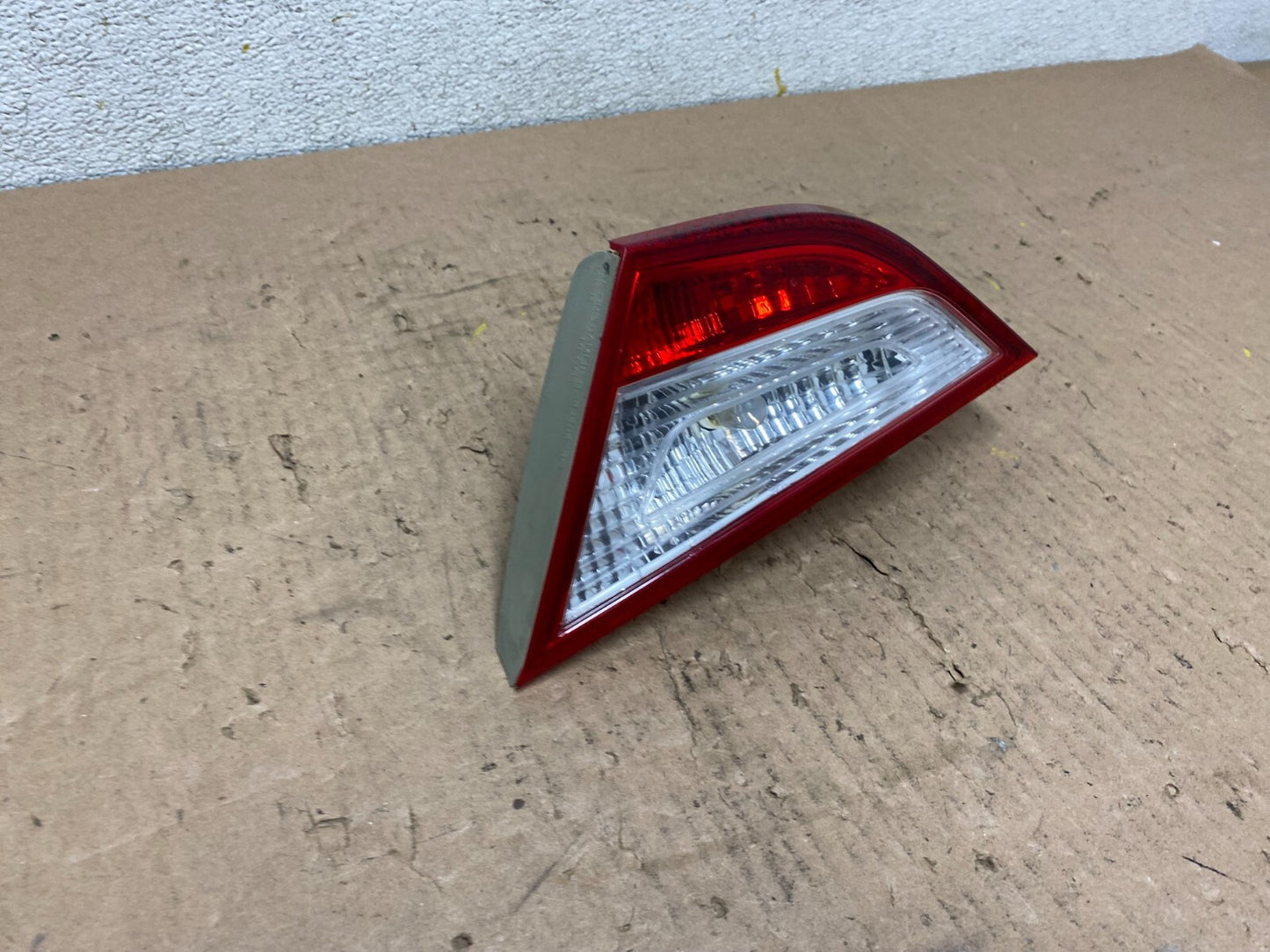 2011 to 2014 Hyundai Sonata Right Passenger Rh Inner Tail Light N1554 DW1