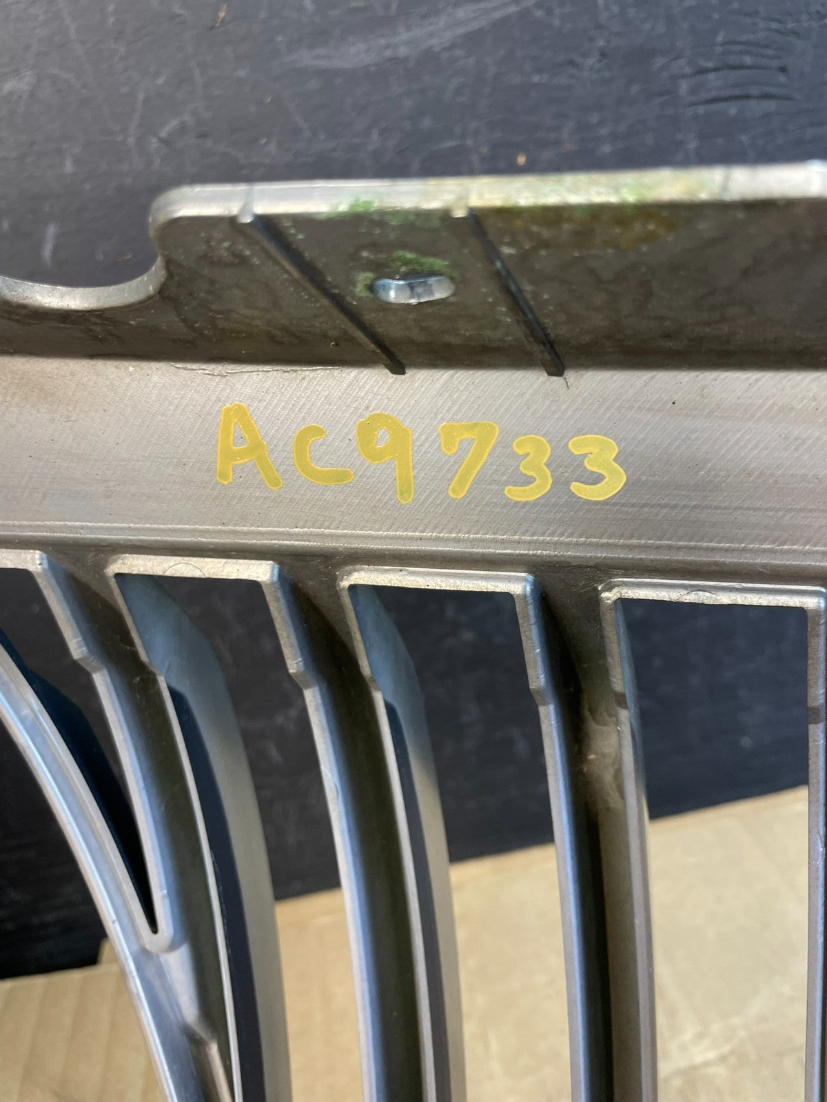 2006 to 2010 Mercury Mountaineer Front Upper Grill Grille AC9733 DW5
