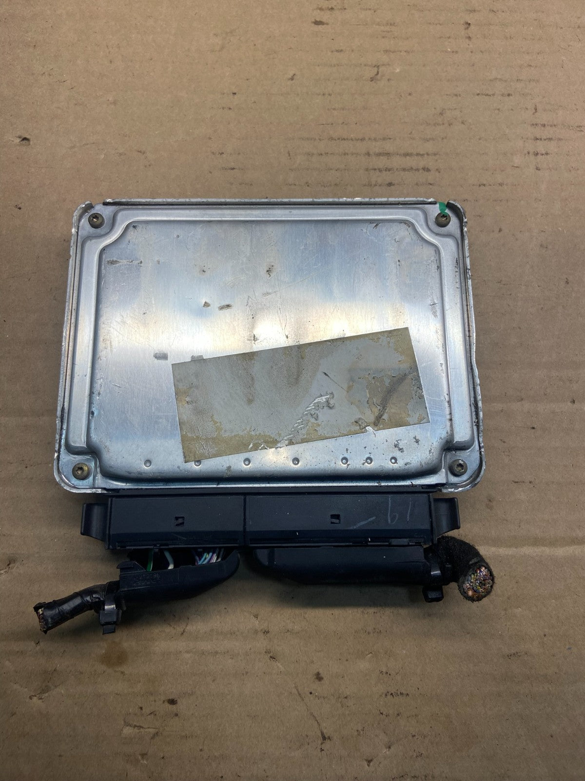 2004 - 2005 Volkswagen Jetta 2.0L Engine Computer Ecu Pcm Ecm Pcu ae2495 DG1