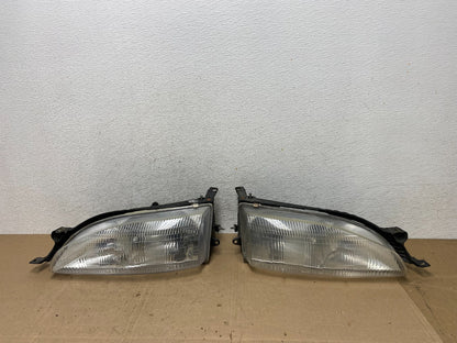 1995 - 1996 Toyota Camry Left+Right Side Set Halogen Headlights AE5980 DW0