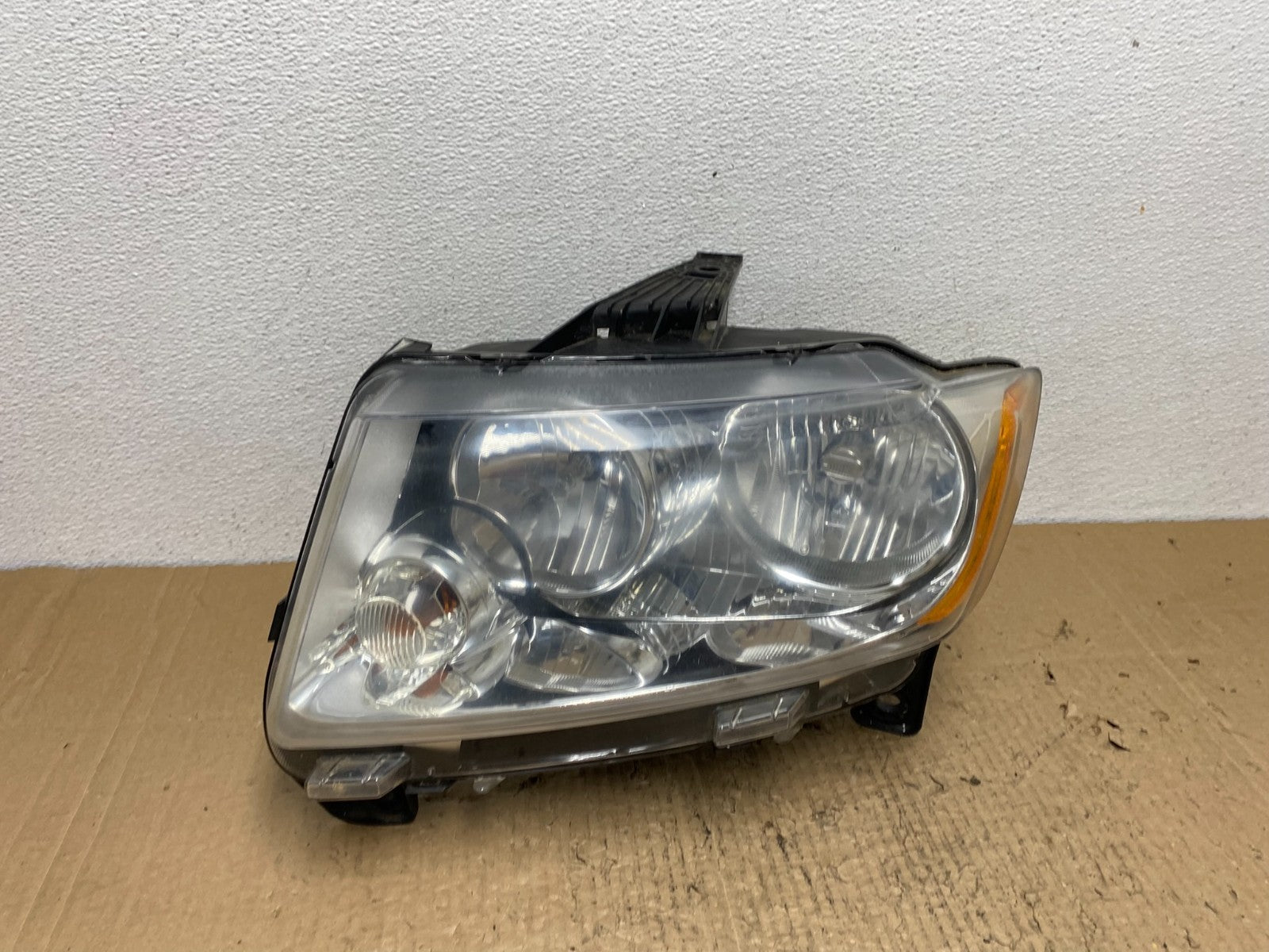 2011 to 2013 Jeep Grand Cherokee Halogen Left Driver Lh Headlight Oem AC4146 DW0