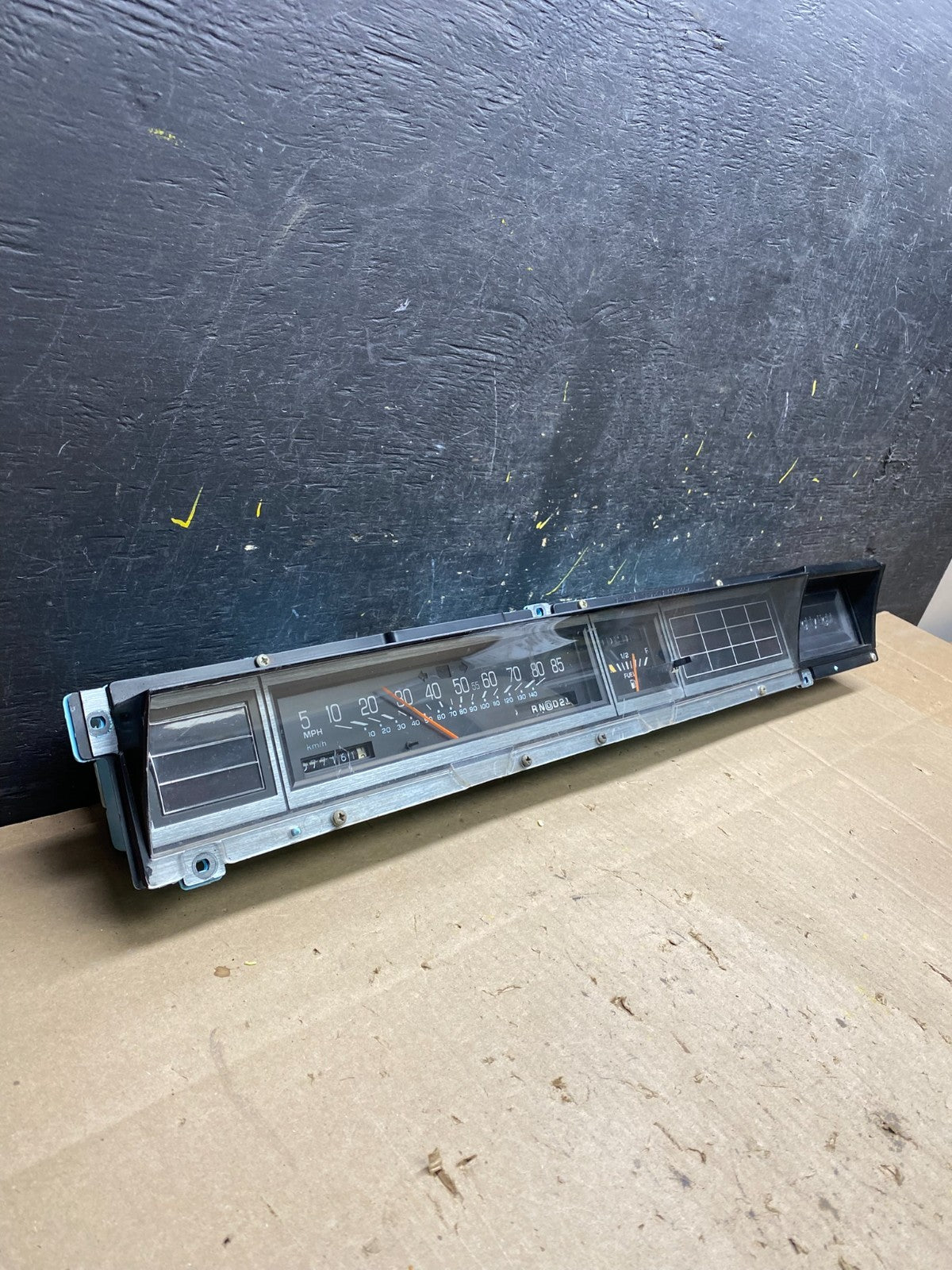 1988 - 1991 Oldsmobile Delta 88 Speedometer Cluster Gauge OE U4783 DG1