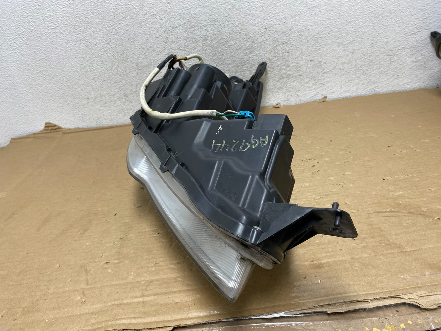 2010 2011 2012 Subaru Legacy Outback Left Driver Halogen Headlight AG9244 DW7