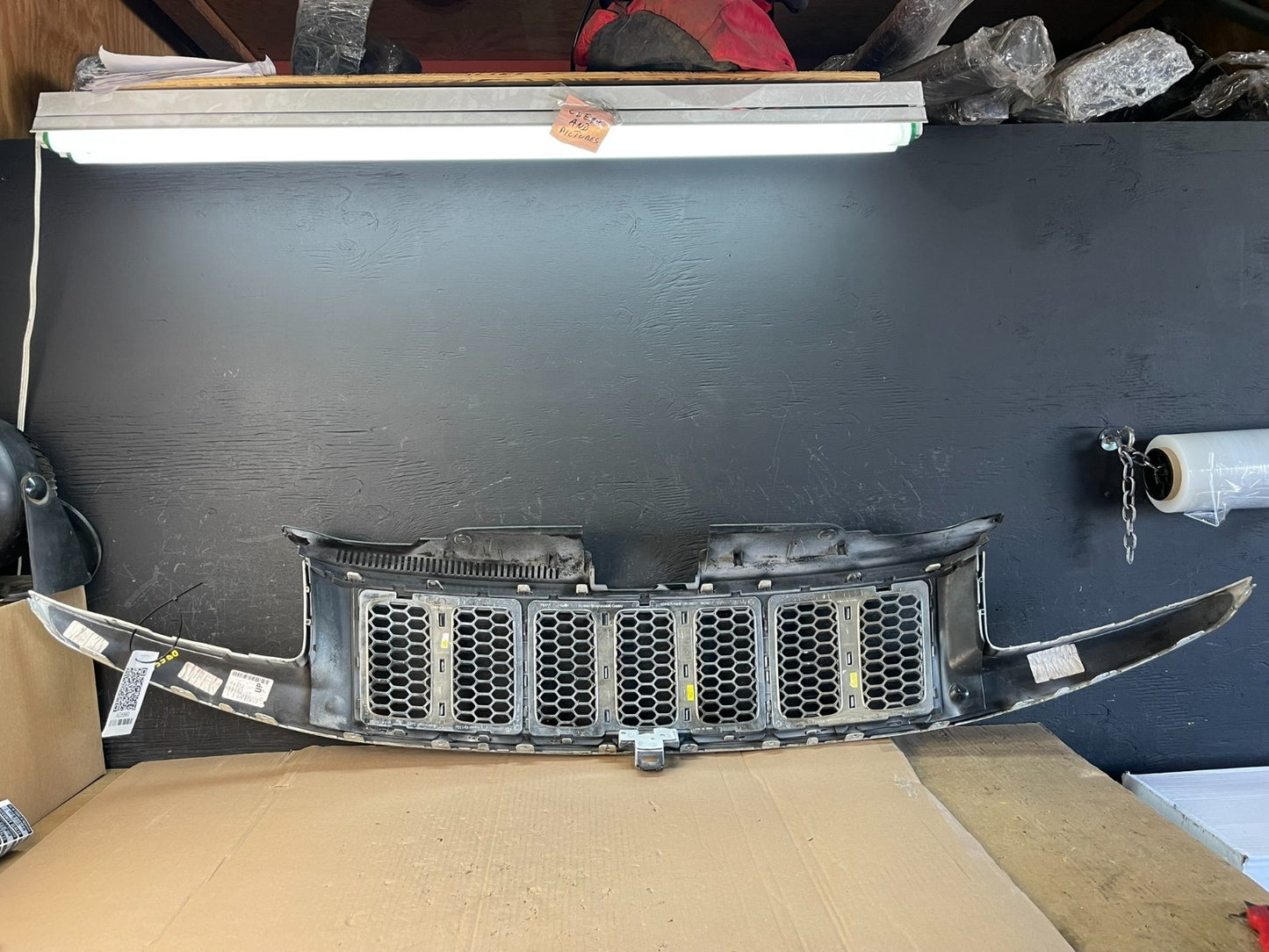 2014 2015 2016 Jeep Grand Cherokee Front Upper Grill Grille AD5560 DG3