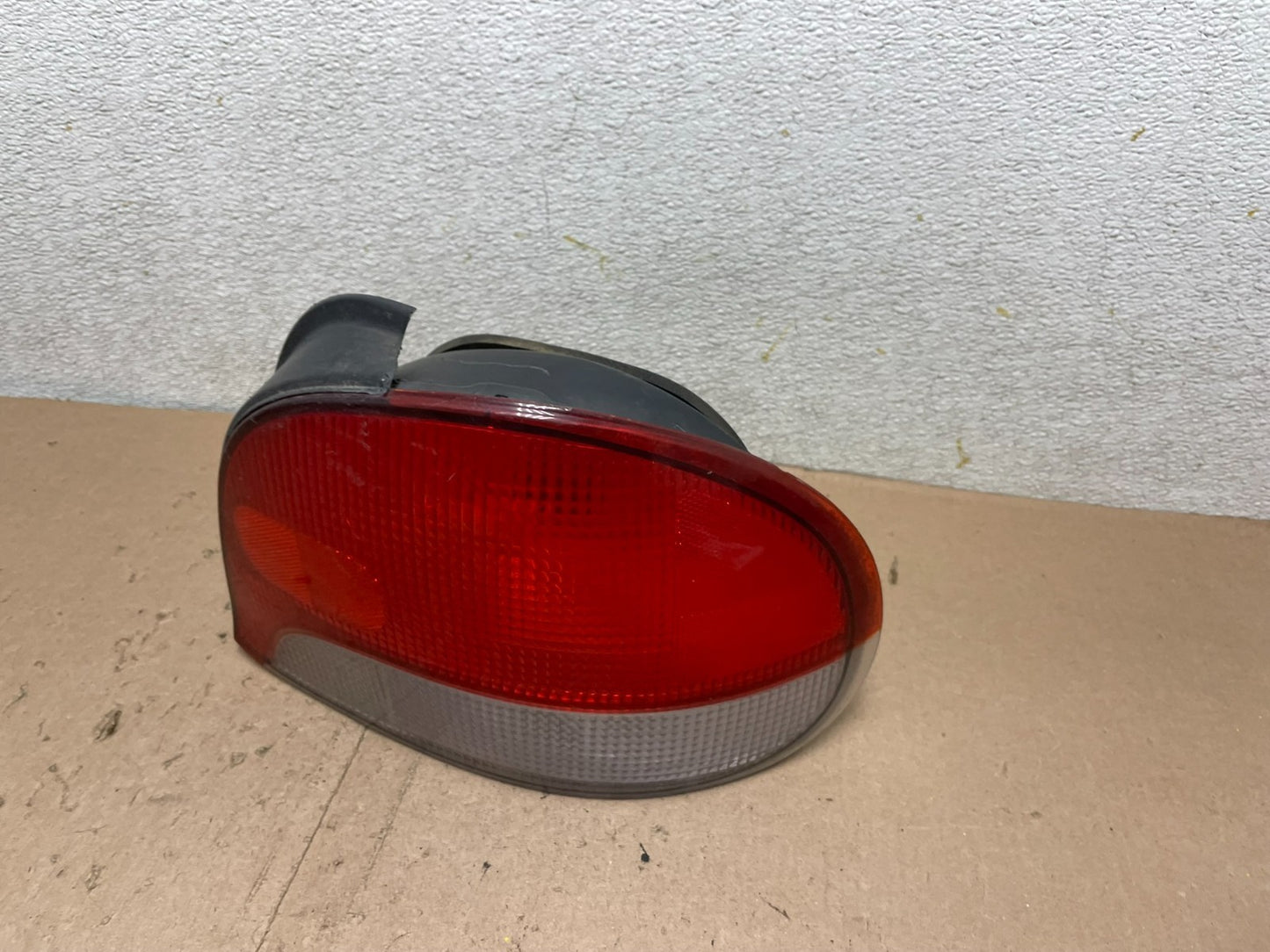 1998 to 1999 Hyundai Accent Hatchback Right Passenger RH Tail Light Oem Q4663 DG1