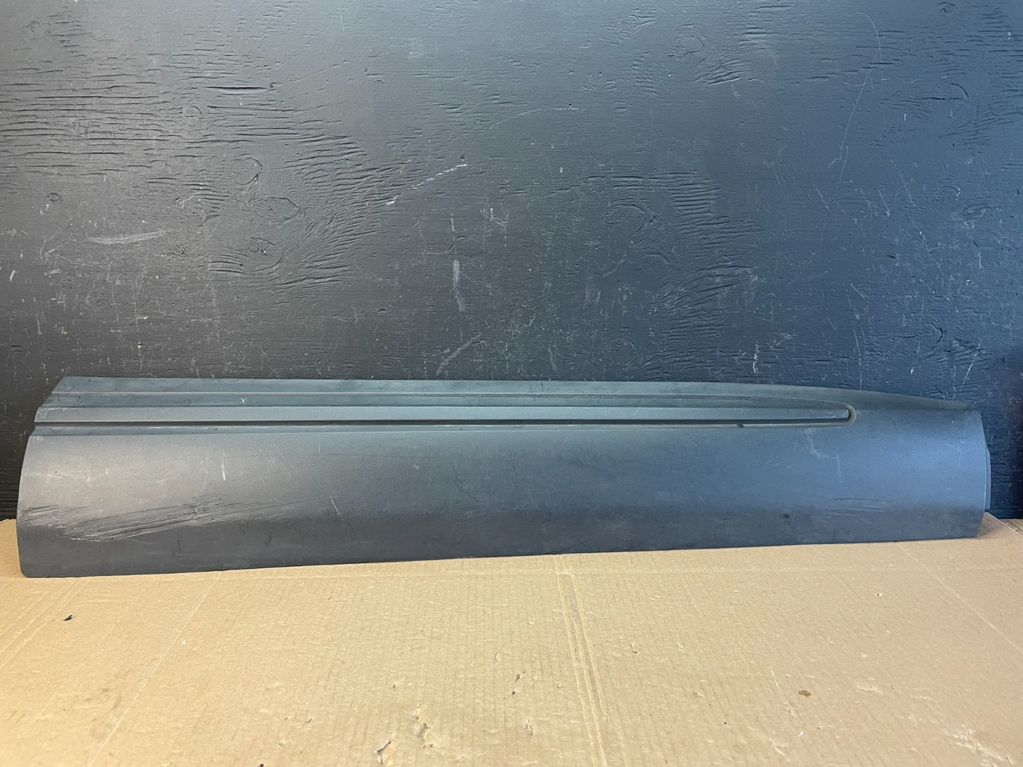 2020 to 2023 Ford Explorer Right Passenger Side Front Door Molding OEM ac2303 DG0