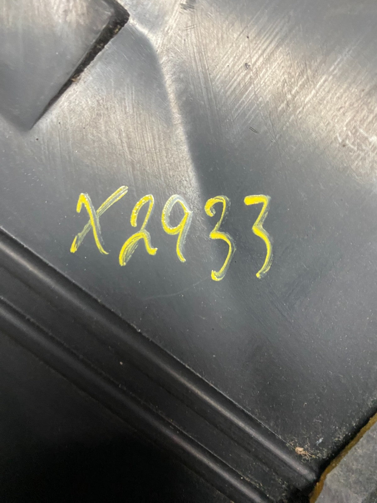 2001 Hyundai XG Series Top Lid Engine Cover 29240-39001 X2923 DG9