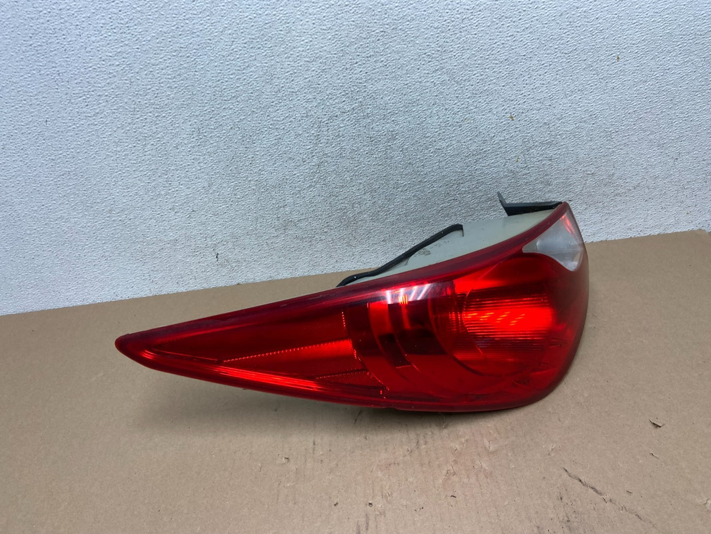 2011 2012 2013 Hyundai Sonata Left Driver LH Side Tail Light AG5757 DW2