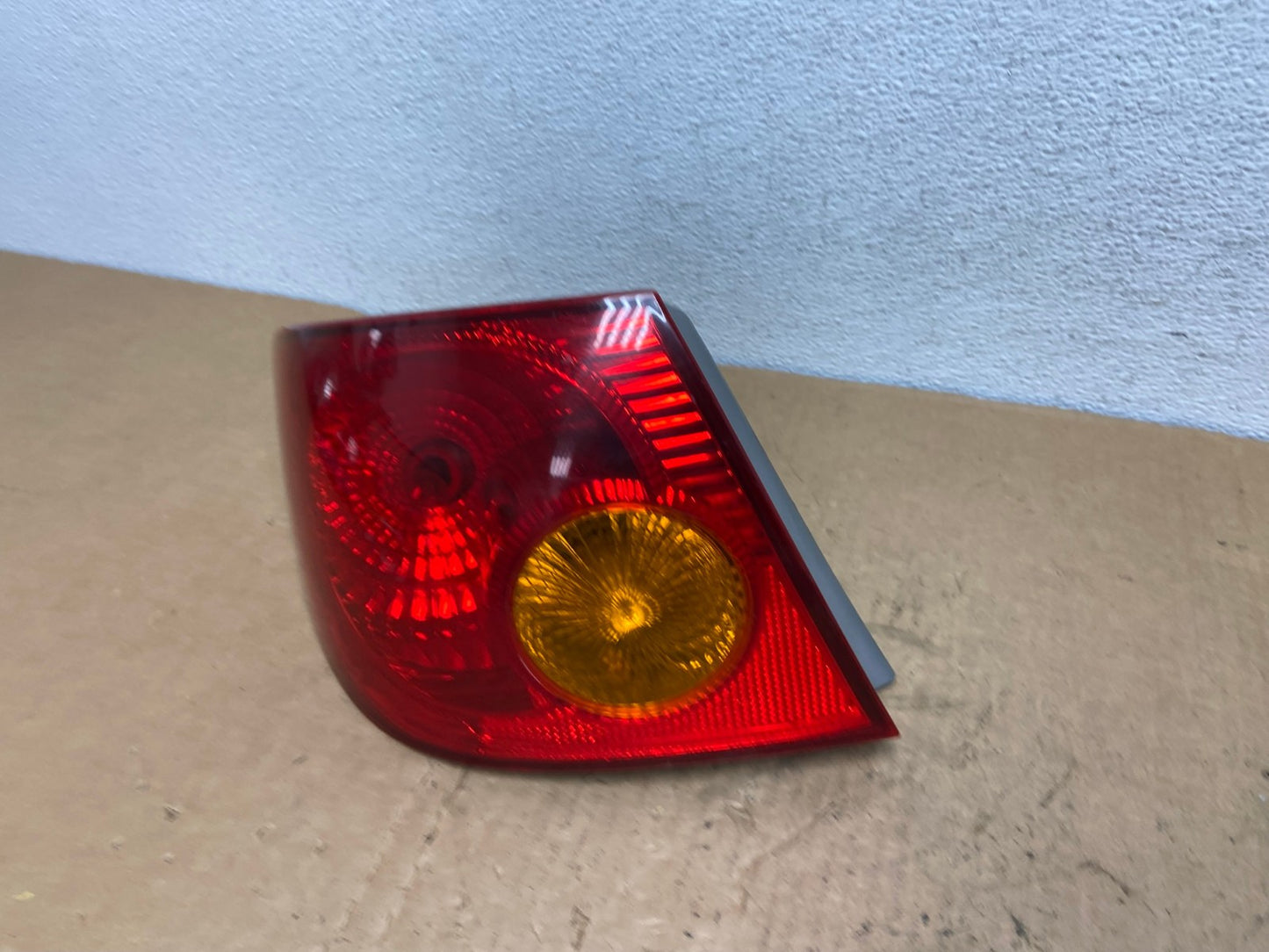 2003 to 2005 Toyota Corolla Left Driver Lh Side Tail Light AD1376 LK1