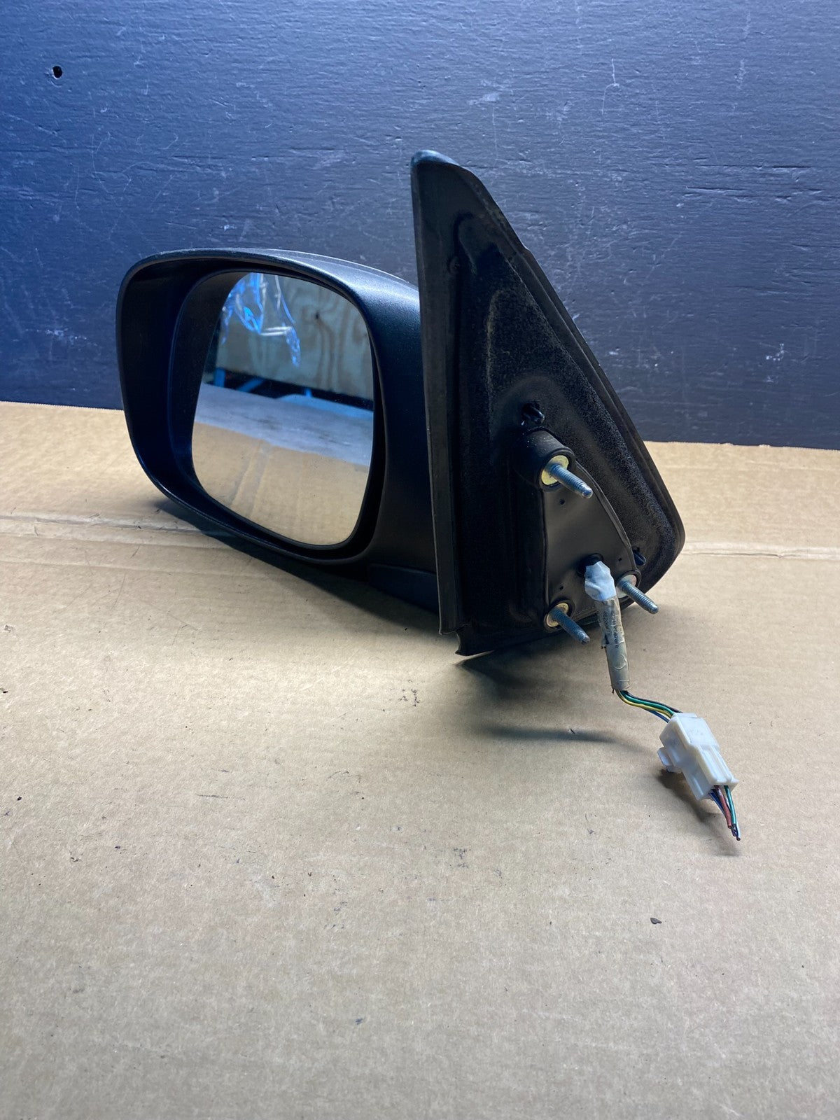 2001 to 2006 Toyota Sequoia Left Driver View Door Mirror ad3330 DG11