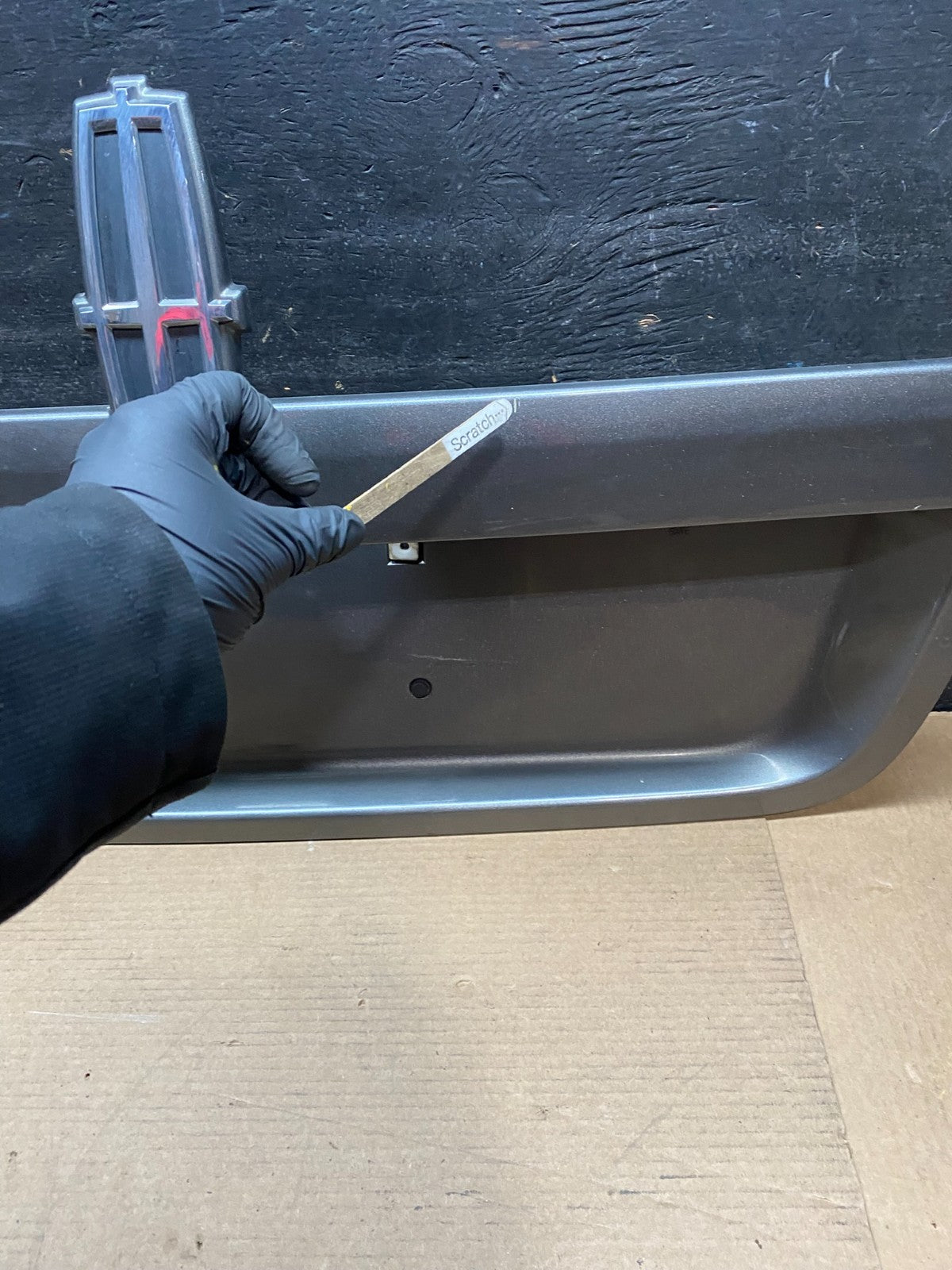 2007 to 2014 Lincoln Navigator Trunk Liftgate License Plate OEM v7000 DG5