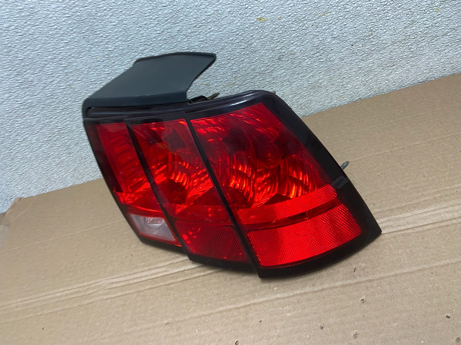 1999-2004 Ford Mustang Right Passenger Rh Side Tail Light OEM AB0957 LK1