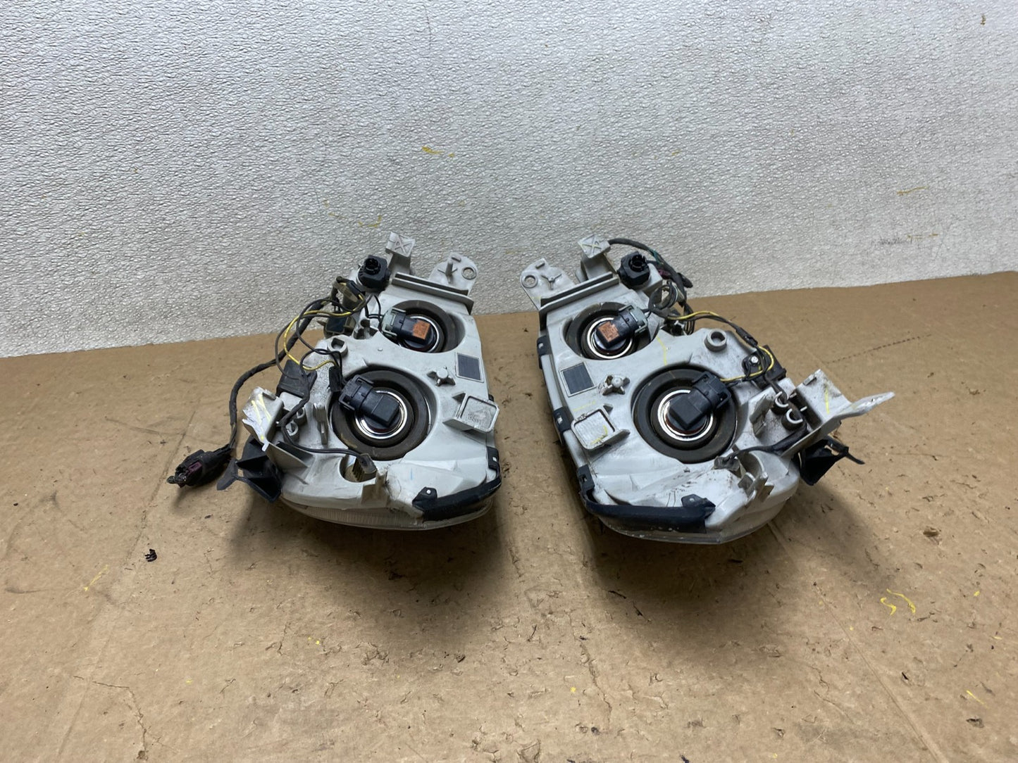 2008 to 2012 Chevrolet Malibu Left+Right Side Set Headlights Oem X2111 DW13