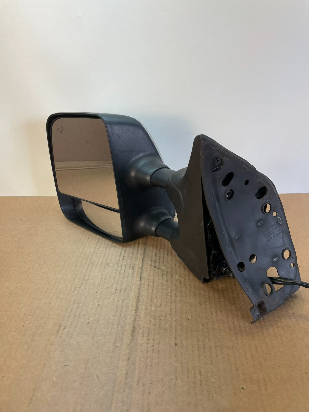 2004 to 2015 Nissan Titan SE Left Driver LH View Door Mirror AF5506 DW2