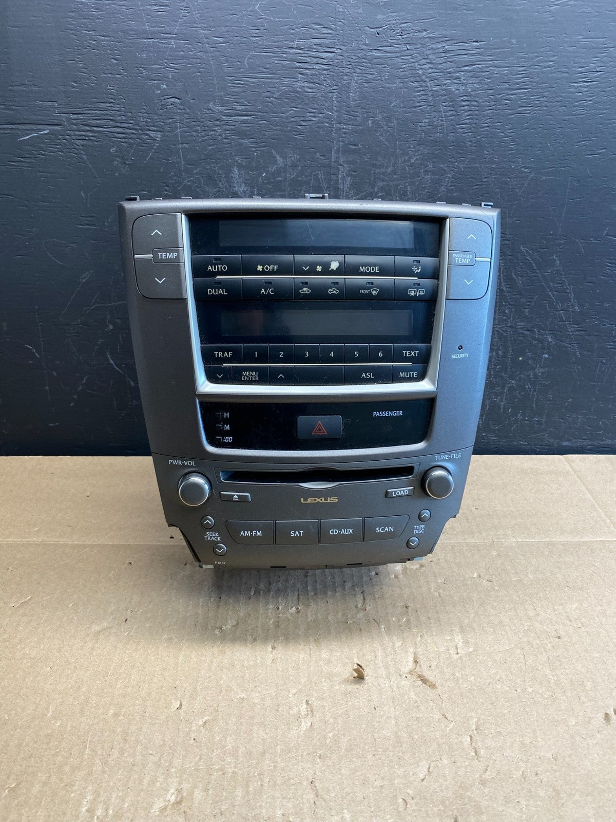 2009 to 2011 Lexus IS250 Screen Radio AM-FM CD Tuner Head Unit ac6294 DG0