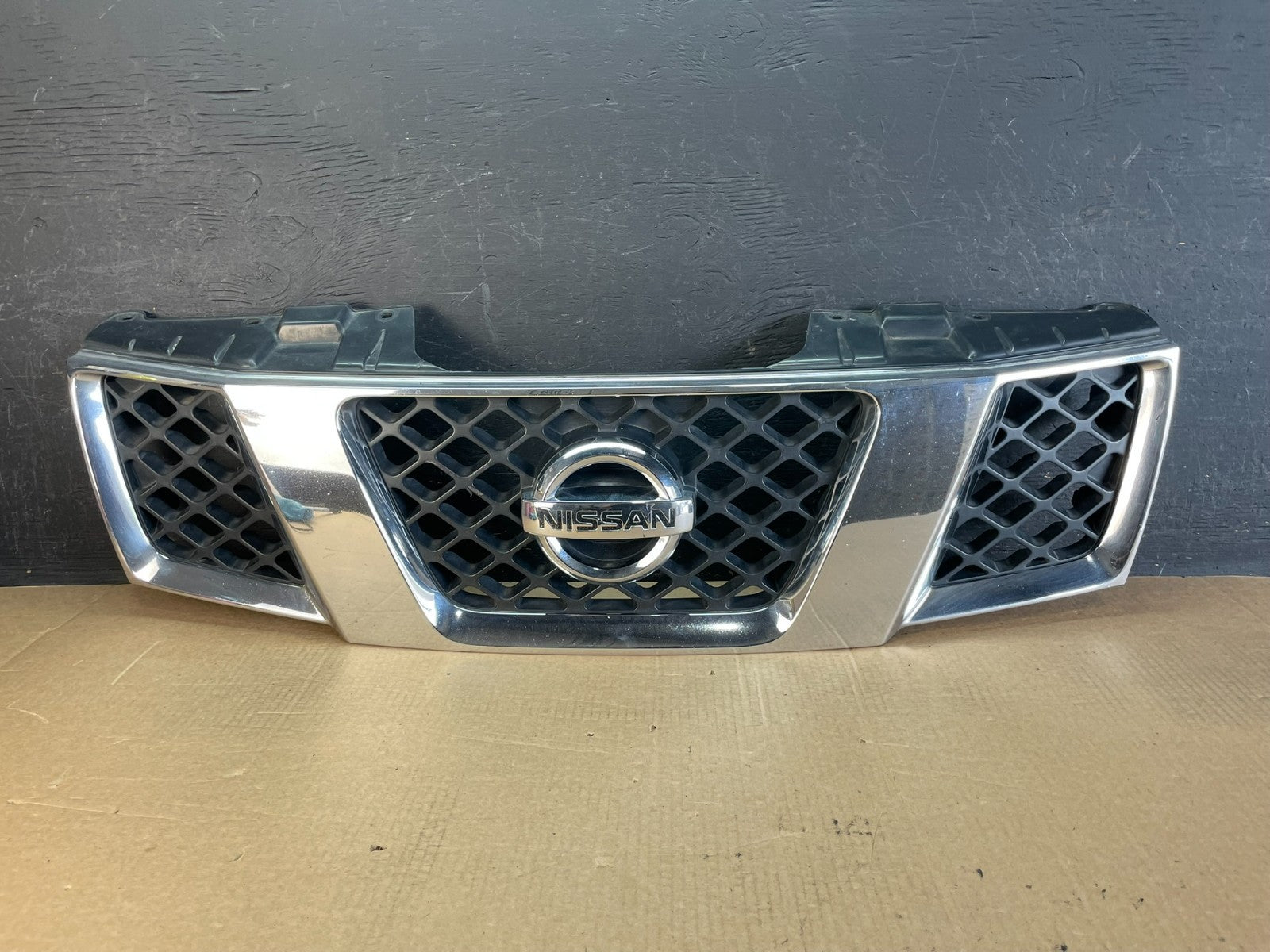 2005 2006 2007 Nissan Pathfinder Chrome Front Upper Grill Grille AF5250 DW0