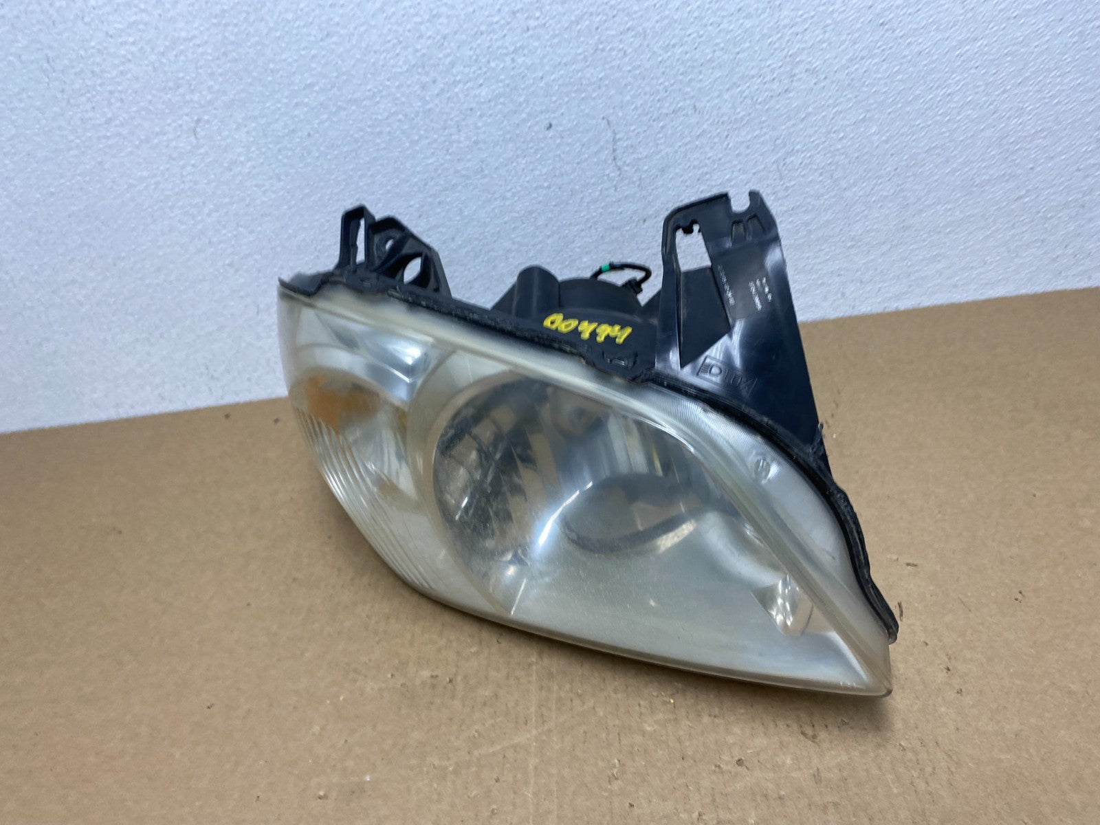 2005 - 2006 Mazda Tribute Right Passenger Rh Headlight Oem AC1087 DW1
