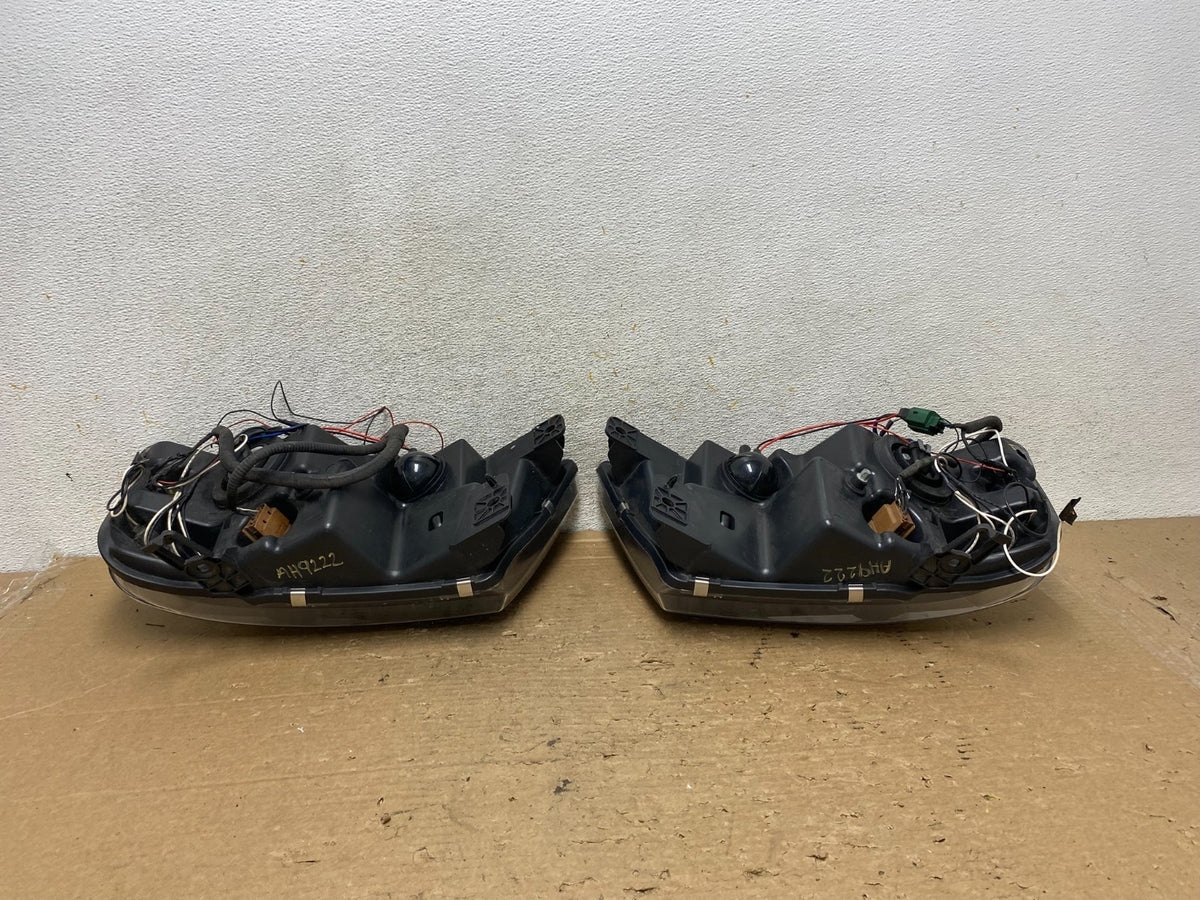 1999 - 2004 Jeep Grand Cherokee Left+Right Set Black LED Headlights AH9222 DG7