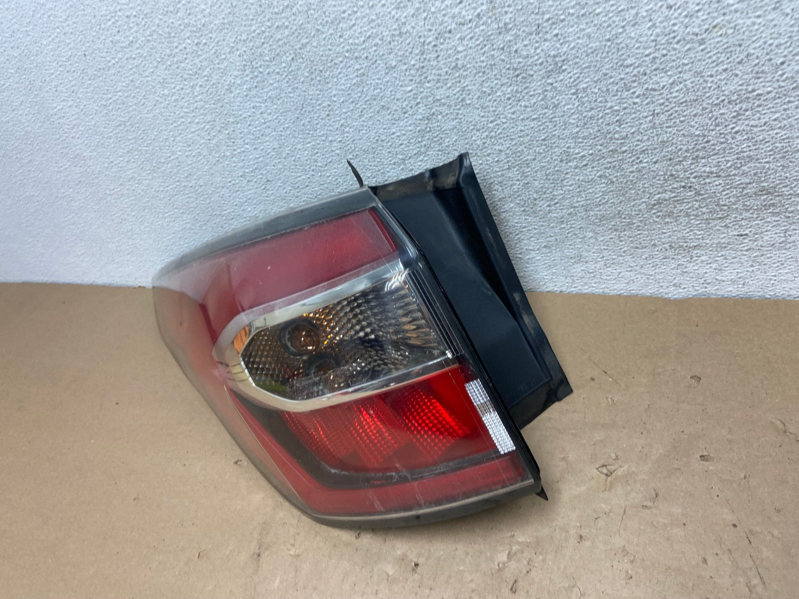 2017 2018 2019 Ford Escape Left Driver LH Side Tail Light AG4171 LK1