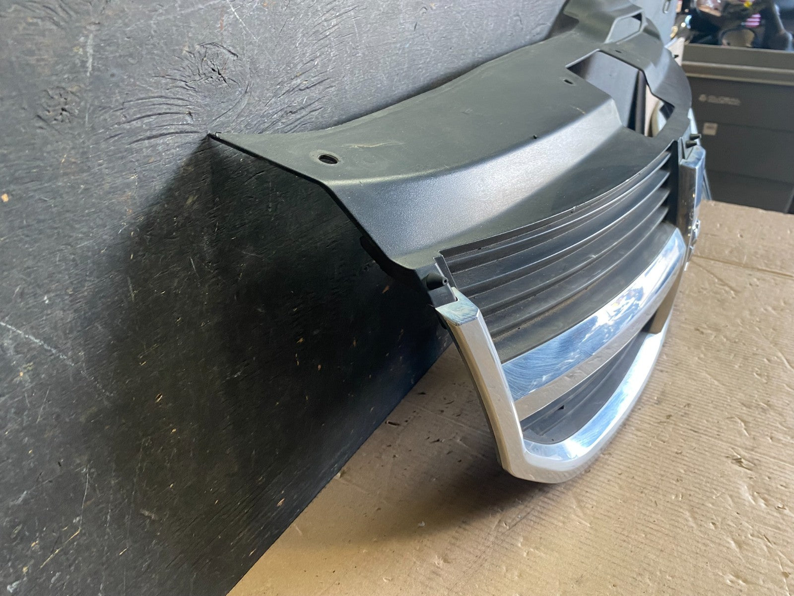 2009 to 2010 Dodge Journey Chrome Front Upper Grill Grille OEM X3365 DG2