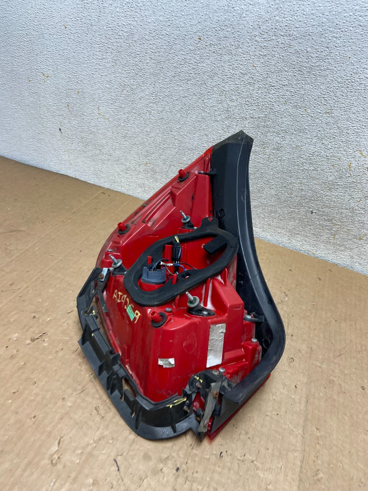 No Led Trim 2013-2015 Chevrolet Malibu Right Passenger Side Tail Light AI9269 LK8