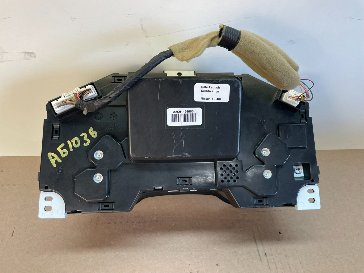 2013 Nissan Pathfinder Speedometer Cluster Gauge AG1038 DG10