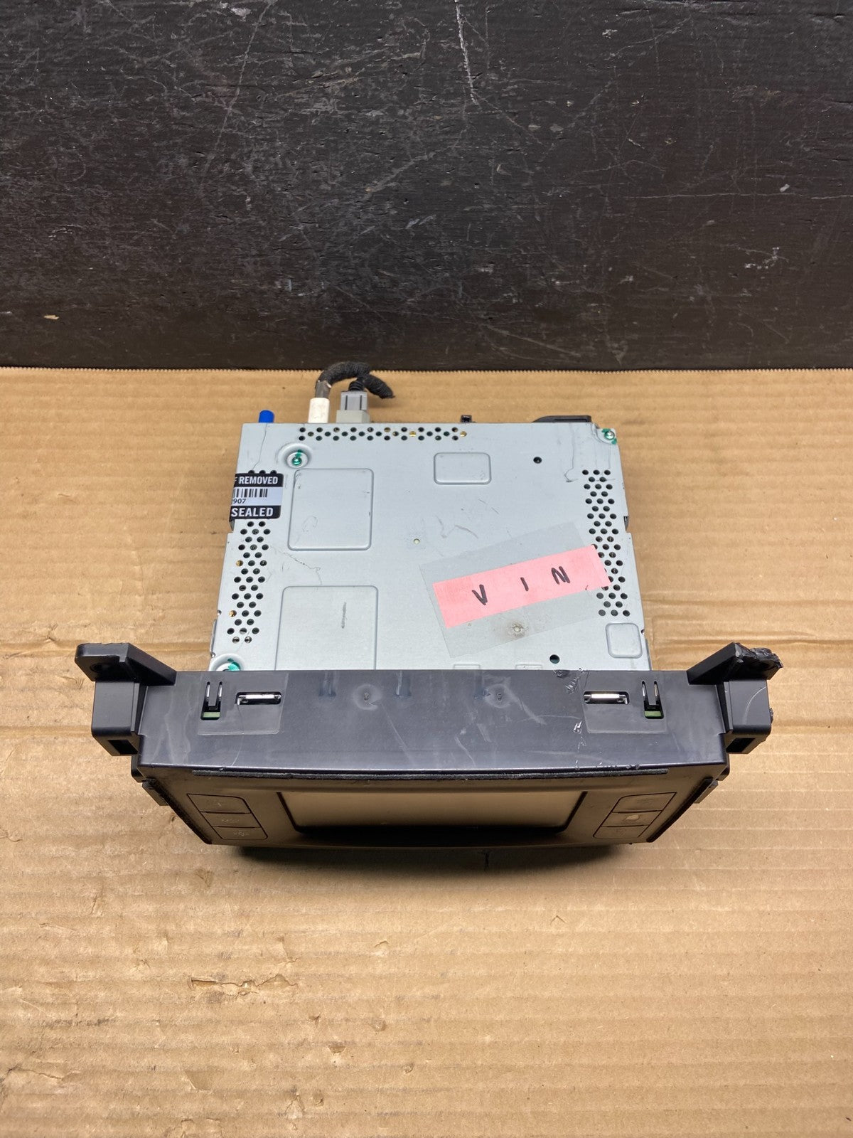 2015 to 2016 Chrysler 200 Radio Receiver Display Screen Player AE4533 DG4