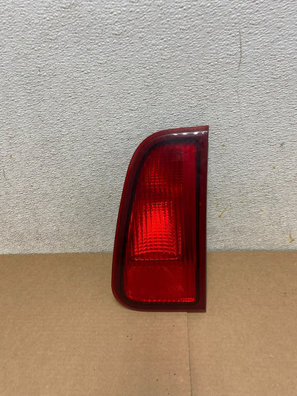 2003-2006 Lincoln Navigator Right Passenger RH Inner Tail Light OEM P4435 DW0