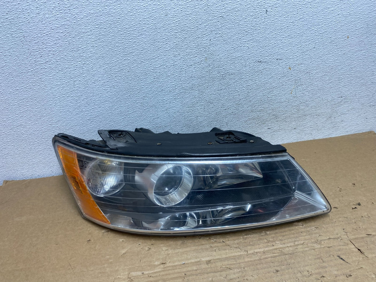 2006-2008 Hyundai Sonata Right Passenger Rh Side Headlight Halogen AD4090 DW0