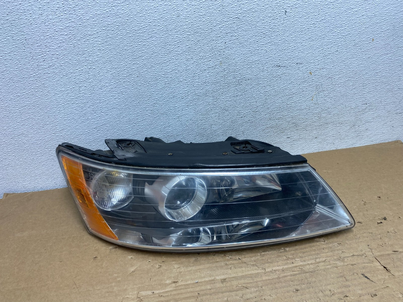 2006-2008 Hyundai Sonata Right Passenger Rh Side Headlight Halogen AD4090 DW0