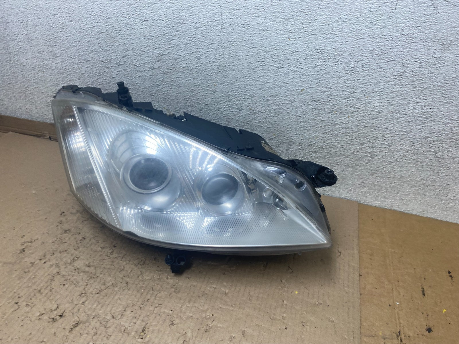 Xenon HID 2007 to 2009 Mercedes S-Class Right Passenger Rh Headlight U2389 DW1