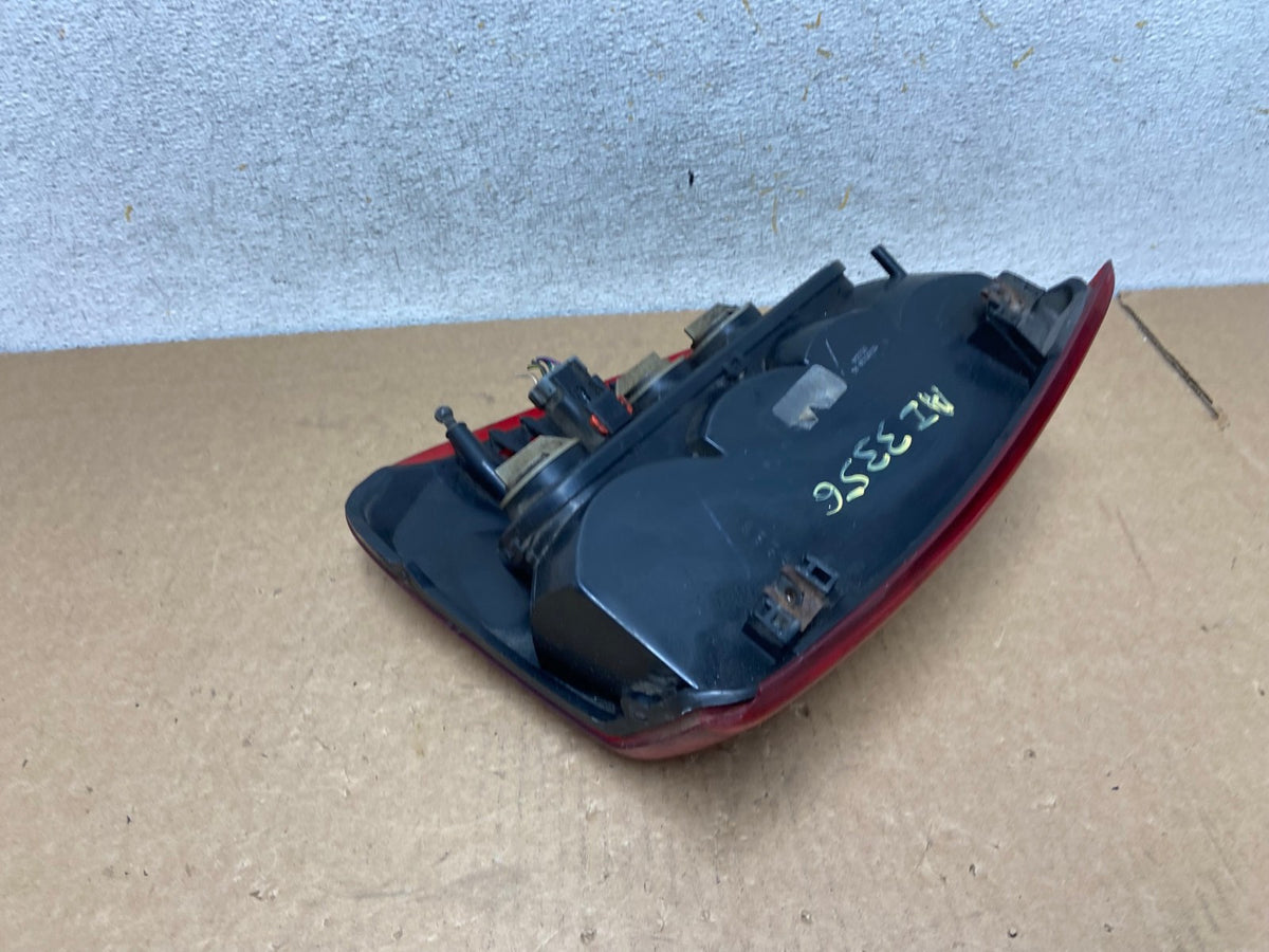 1999 - 2004 Jeep Grand Cherokee WJ Left Driver Lh Tail Light AI3356 LK5