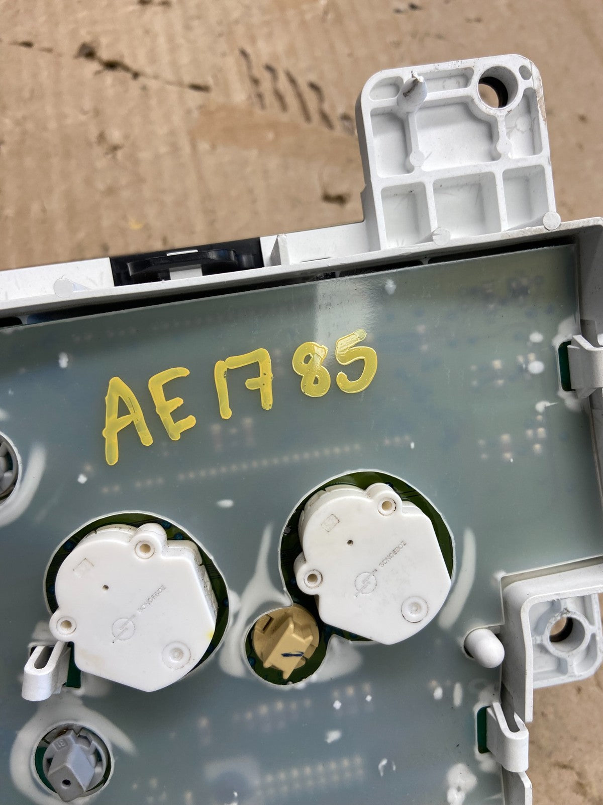 2005 Ford E150 E250 E350 Gauge Speedometer Cluster AE1785 DG7