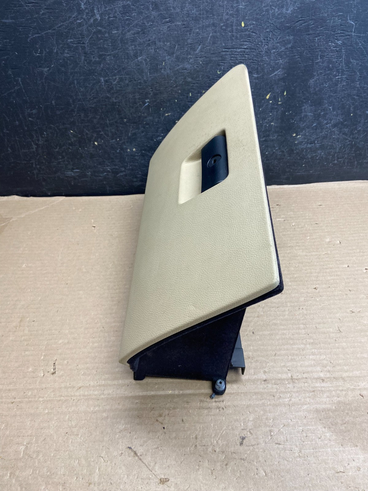 2007 to 2011 BMW E90 E91 335i 328i XI Glove Box AH3466 DG2
