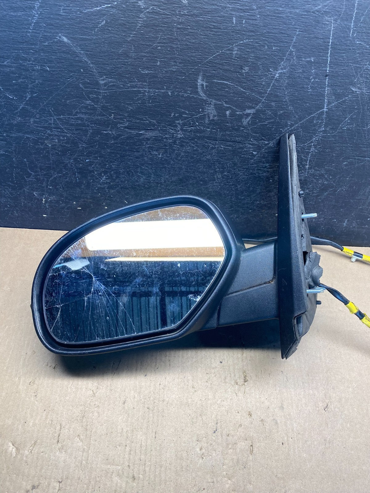 2007 to 2013 Chevrolet Tahoe Silverado Suburban Left Driver Mirror AG3487 MS4