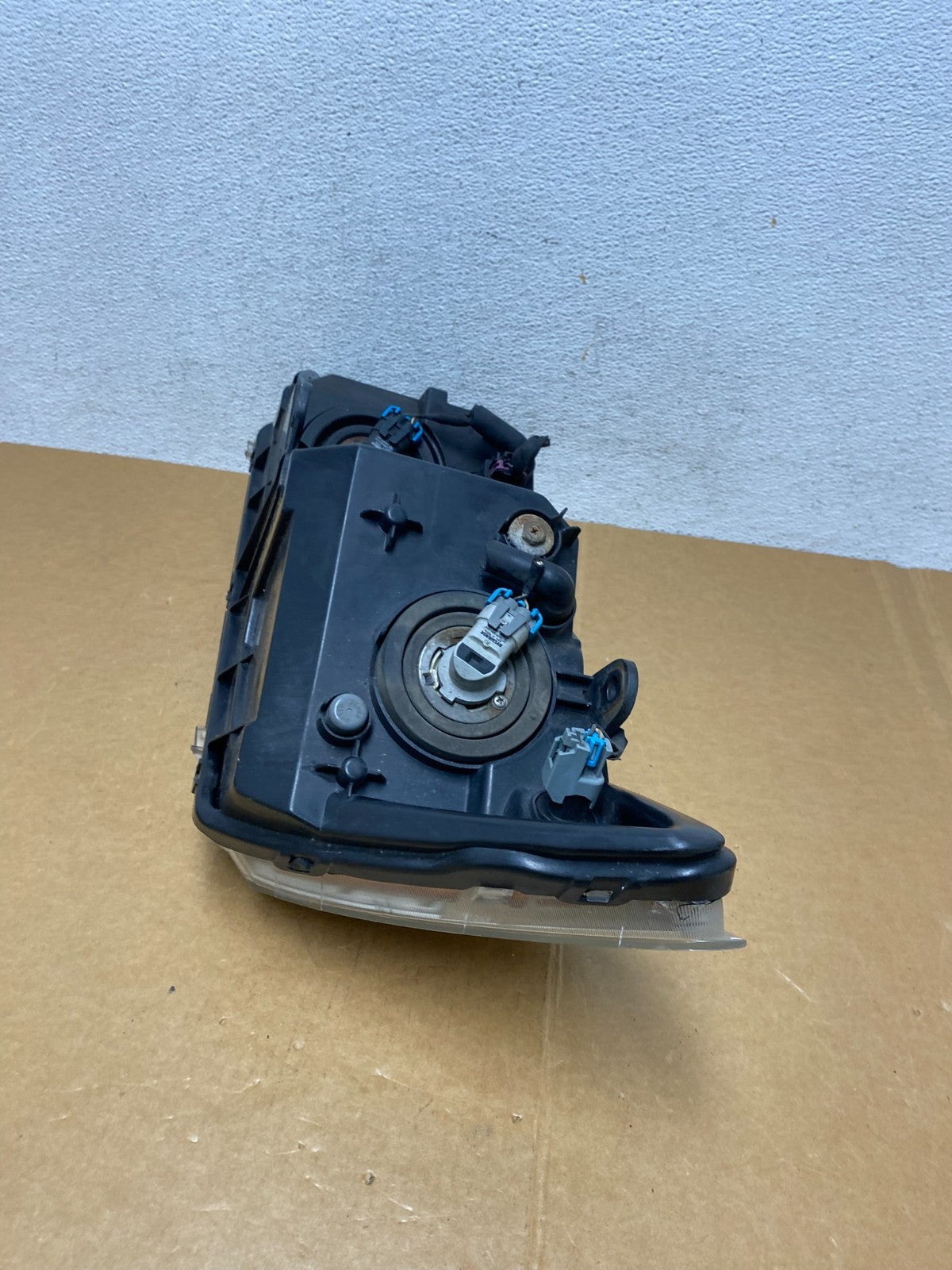 2009 to 2017 Dodge Journey Headlight Right Passenger Rh Halogen AD8933 DW6