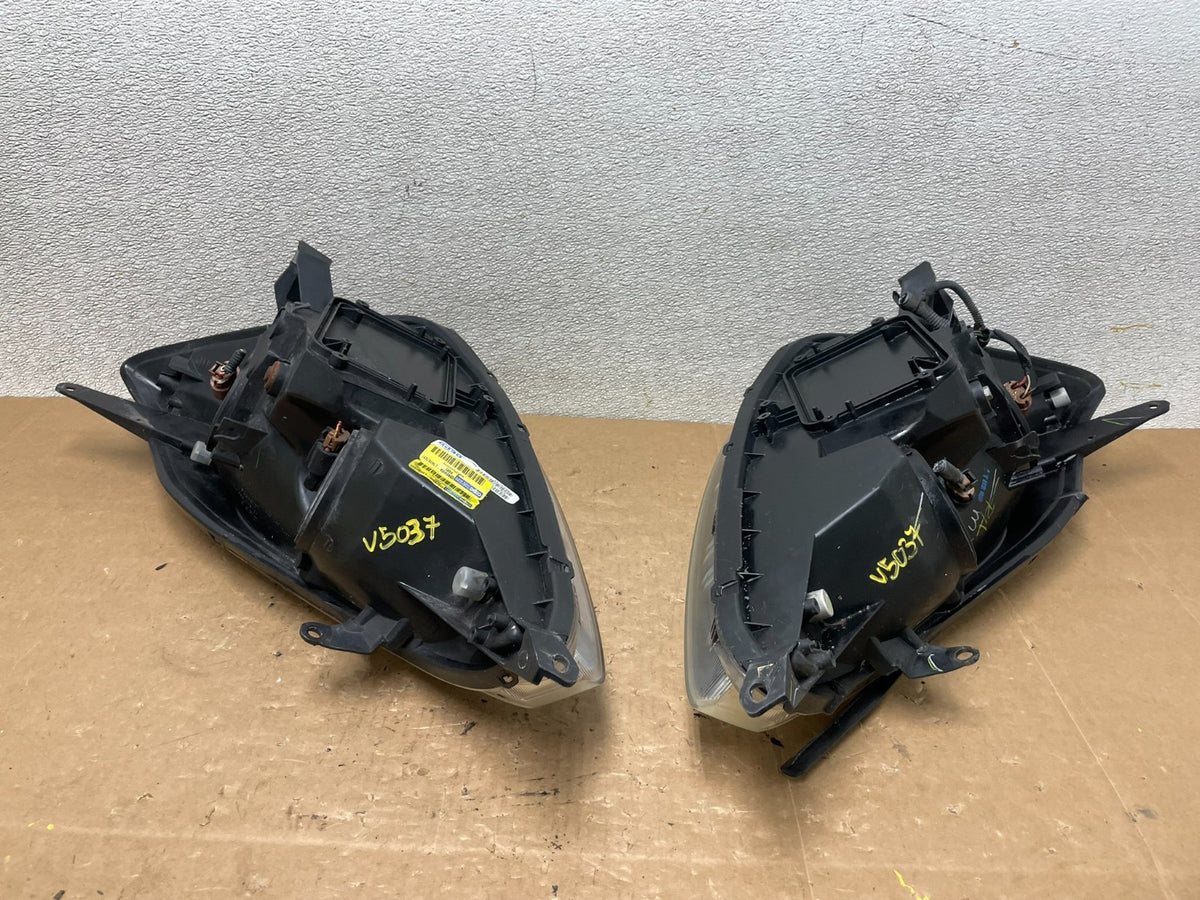 2004 2005 Toyota Sienna Driver Left+Right Set Side Halogen Headlights V5037 DW7