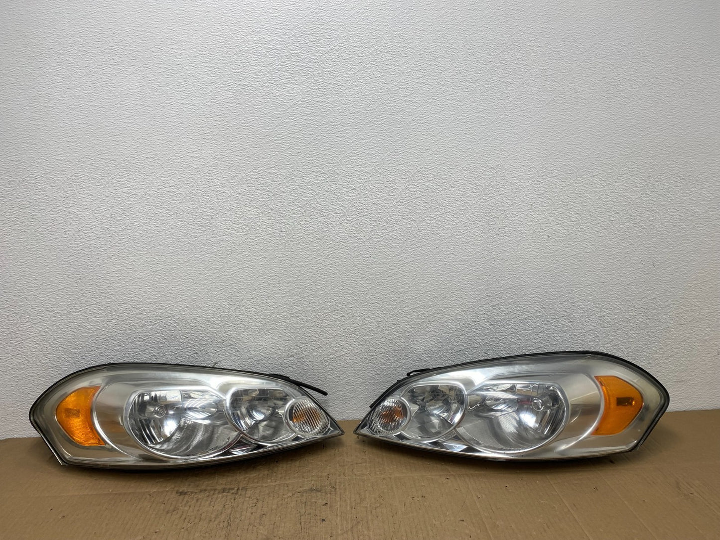 2006 - 2013 Chevrolet Impala Left+Right Set Headlights Halogen AB8410 DW0