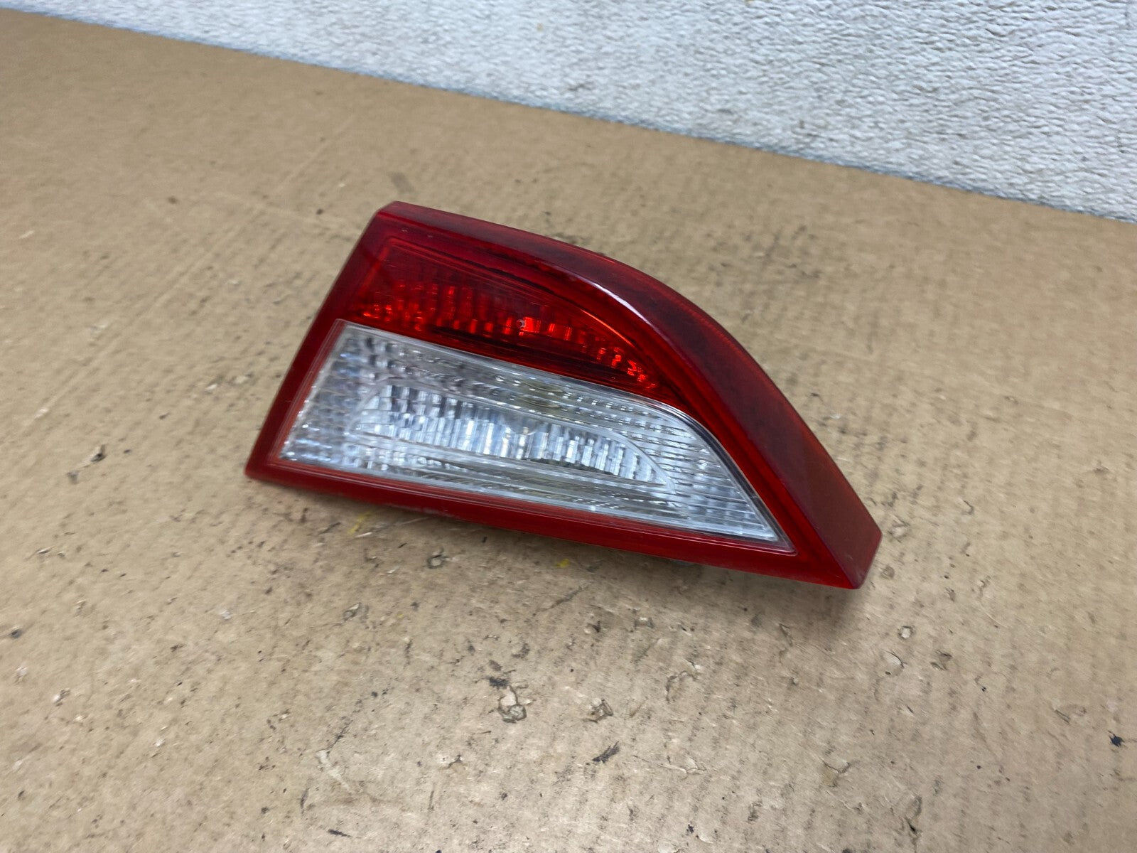 2011 to 2014 Hyundai Sonata Right Passenger Rh Inner Tail Light Oem L8731 DW1