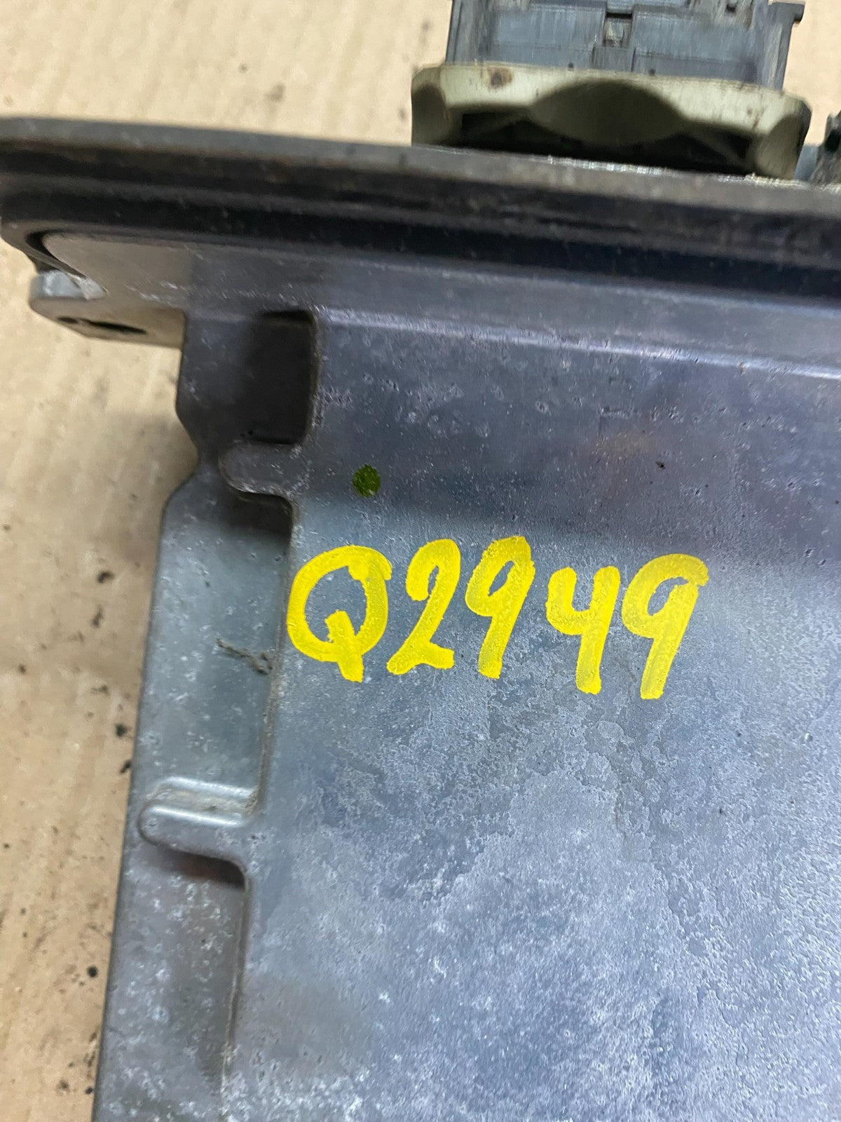 2005 Ford Explorer Mountaineer Engine Control ECU Computer Module q2949 DG4