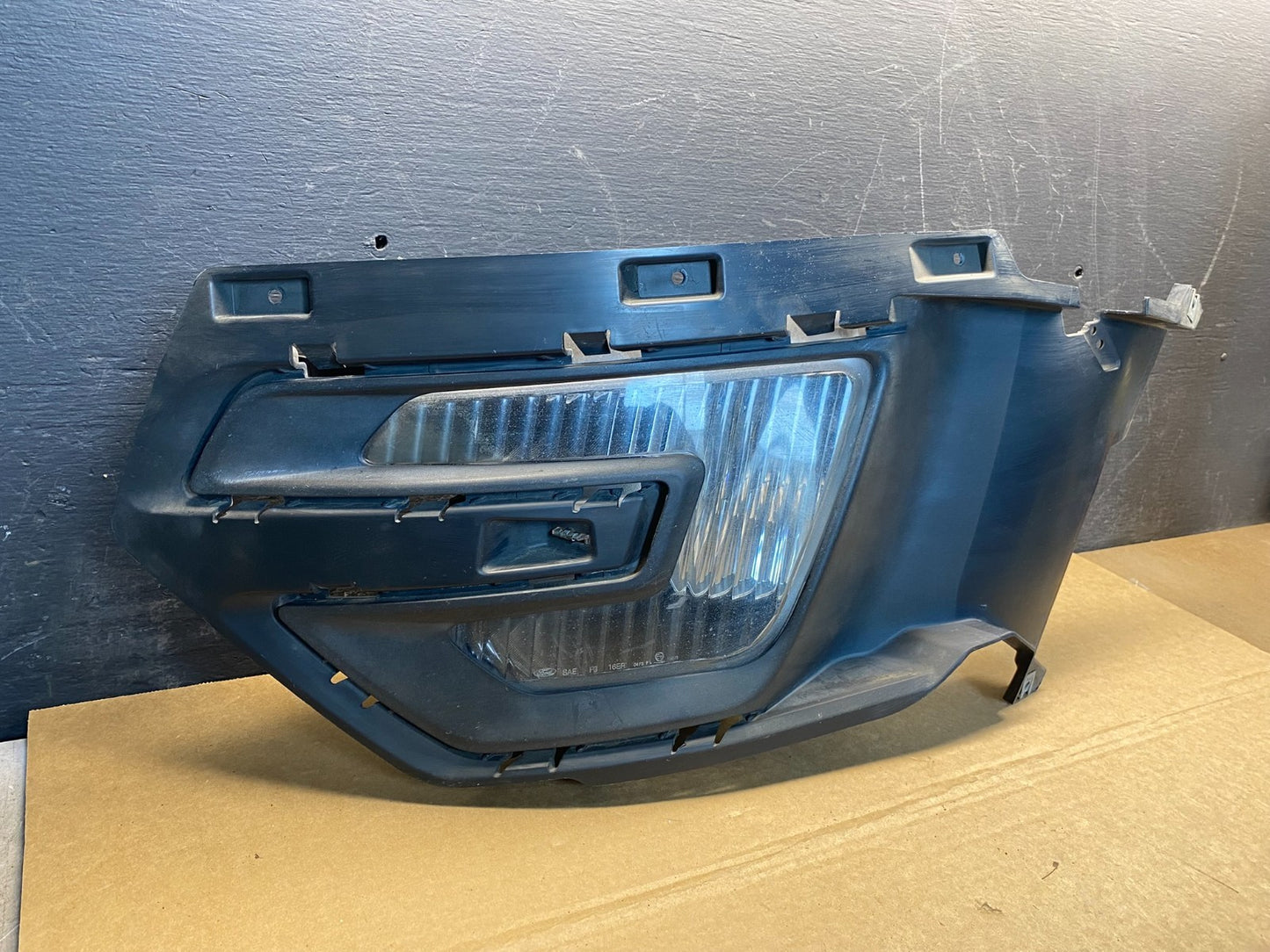 2016 - 2018 Ford Explorer Left Driver LH Fog Light Trim Bezel AF6866 DG1