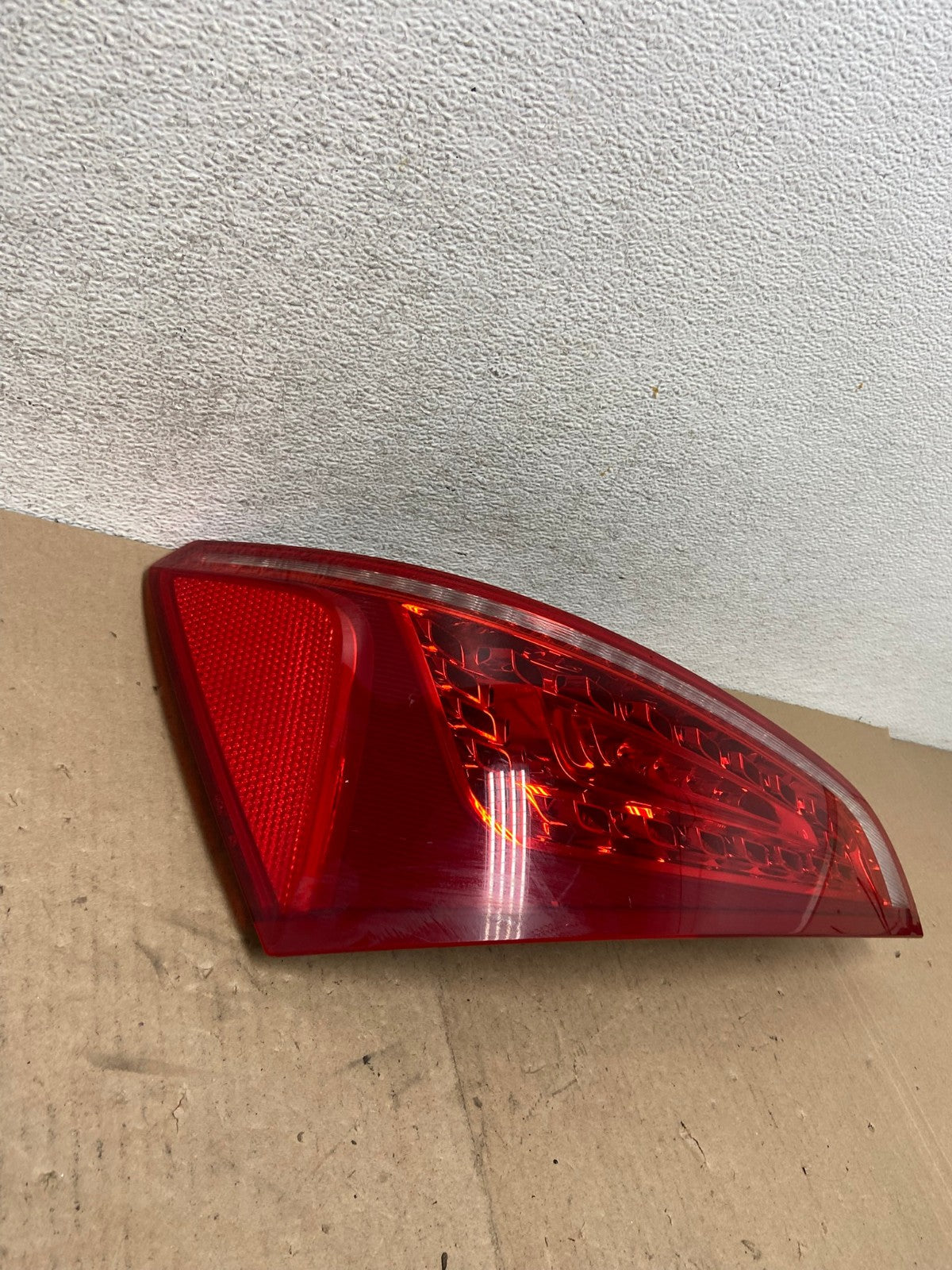 2009 to 2012 Audi Q5 Left Driver LH Side Tail light AG4739 LK2