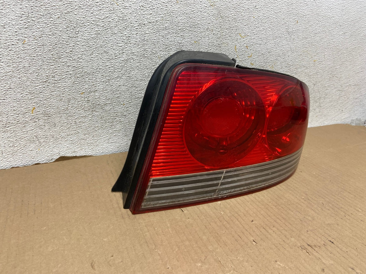 2002 - 2005 Hyundai Sonata Right Passenger RH Side Tail Light AH3038 LK1