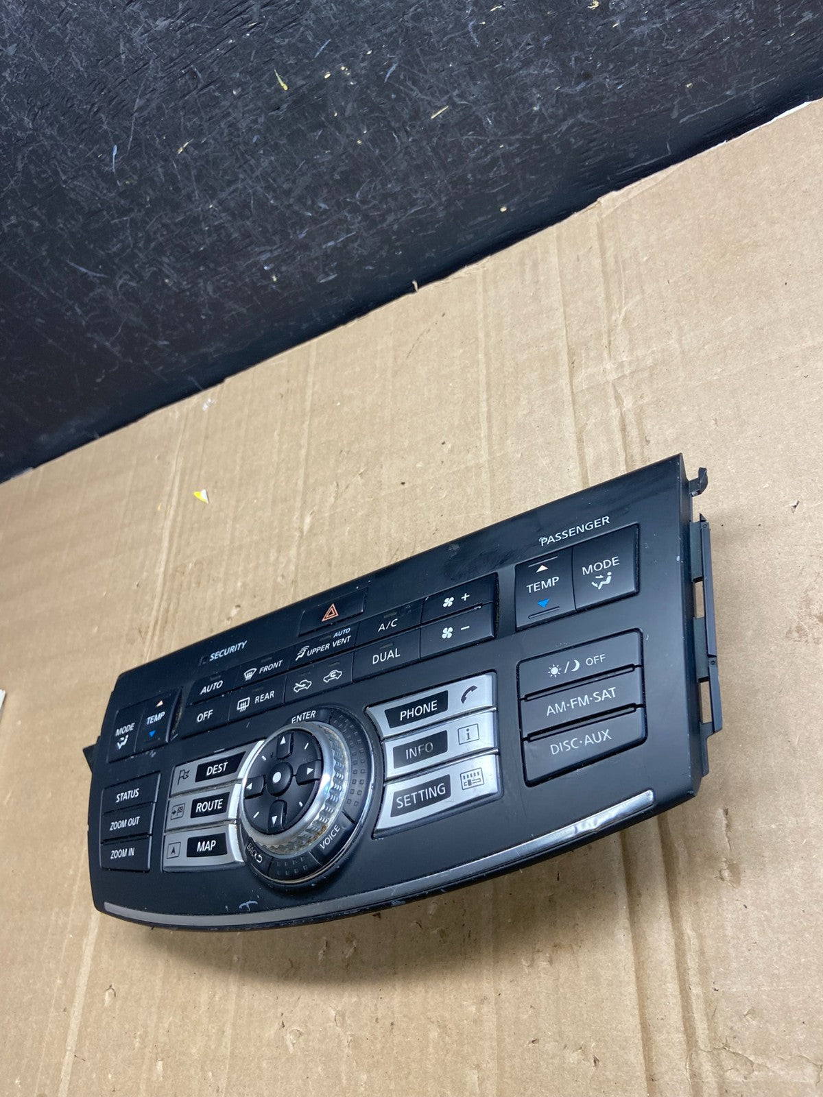 2008 to 2010 Infiniti M35 Navigation Radio Climate Control 28395 EJ77C AD7226 DG1
